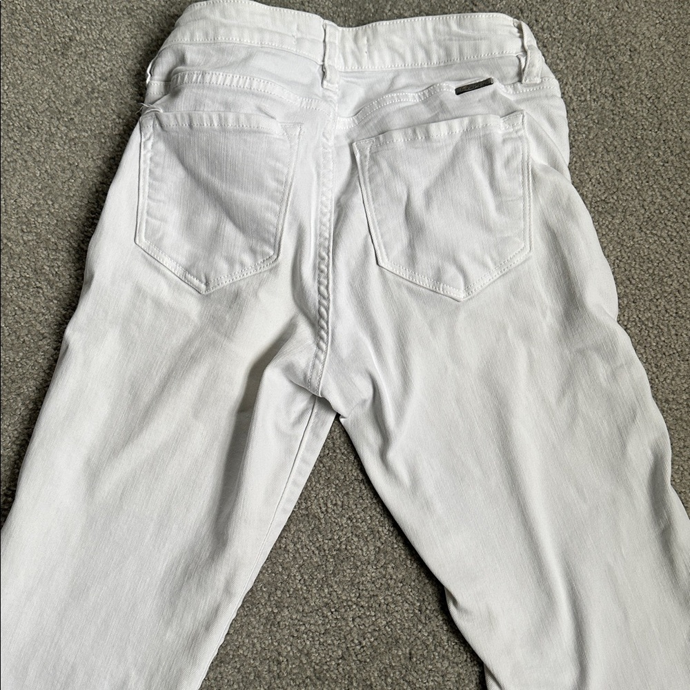 Kancan White Frayed Hem Women Jeans - Picture 8 of 8